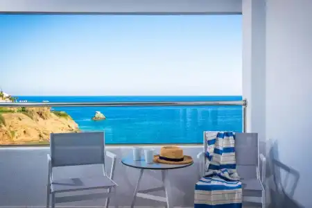 Peninsula Resort & Spa - 22