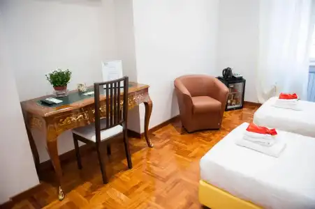 Lh Royal Suites - 4