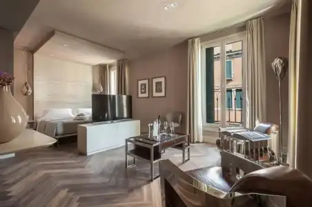 Liassidi Wellness Suites - 78