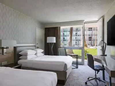 Los Angeles Airport Marriott - 50
