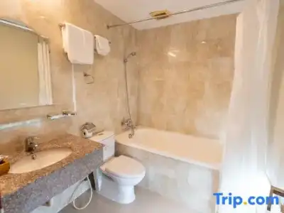 Nhat Linh Da Nang - 65