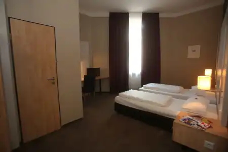 Columbus - 3