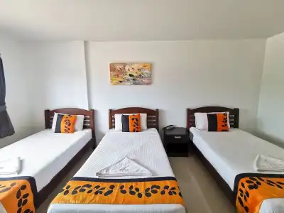 Phet Cha-am Plaza & Resort - 33