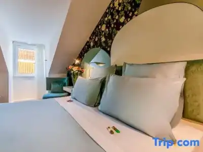 The 7, Suites, Studios & Apartments - 41