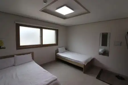 Hub Guest House - 23