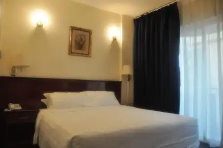 Royal Plaza Apartments - 6