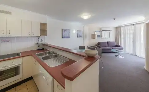 West End Central Apartments - 24