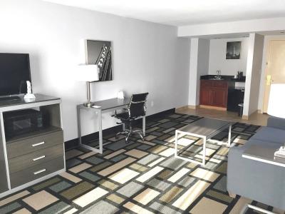 Best Western Plus Birmingham Inn  Suites - 21