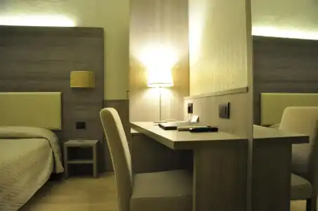 Est - 38