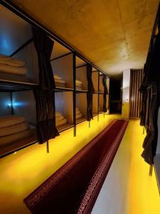 Karvi Hostel & Suites - 38