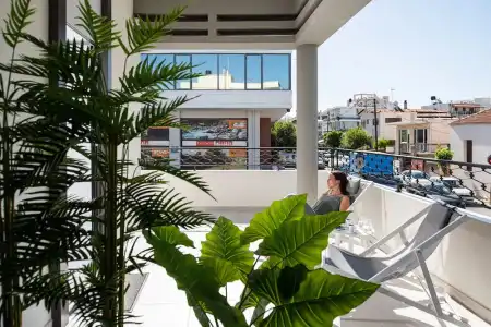 Cozy Corner Luxury Apartments - 15