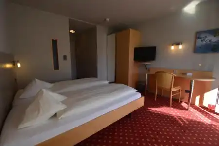 HOP Apartments & Suites - 76