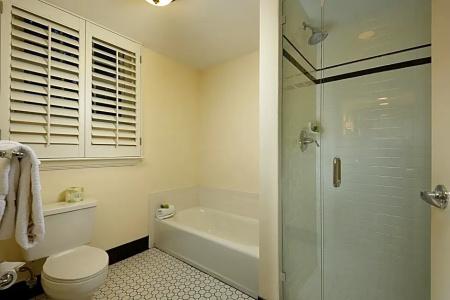 Inn at Pelican Bay - 47