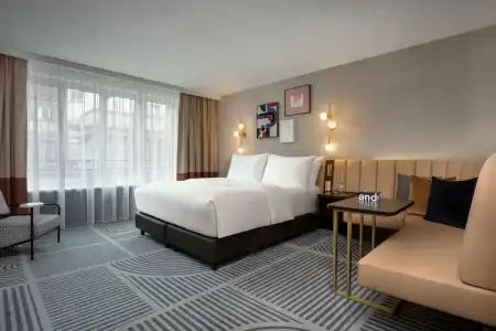 Neues Schloss Privat Zurich, Autograph Collection - 4