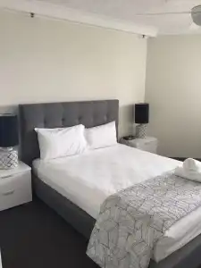 Surfers Century Oceanside Apartments - 215