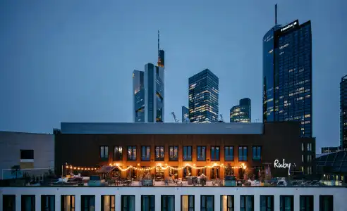 Ruby Louise Frankfurt - 45