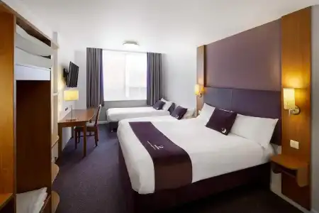 Premier Inn London Putney Bridge - 30