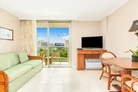 Luana Waikiki & Suites - 57