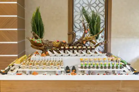 Royal Holiday Palace - 11