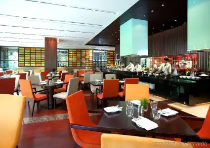 Holiday Inn Bangkok Silom by IHG - 16