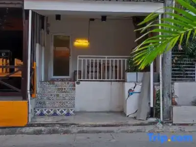 Side Walk Boutique - 51