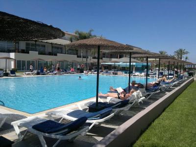 Dodeca Sea Resort by Forums - 9