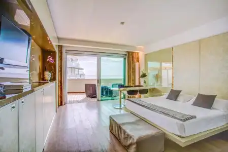 Premier & Suites - 54