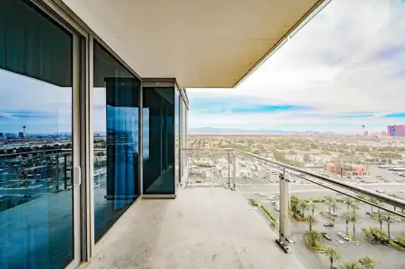Beautiful Palms Place Suite - 166