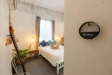 Oon Poshtel - 80
