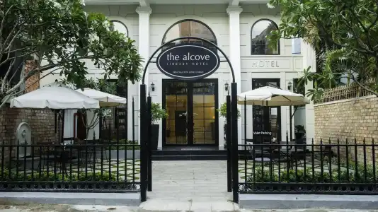 The Alcove Library - 44