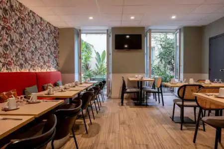 Hôtel Kyriad Paris 10 — Canal Saint Martin-République - 23