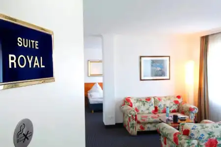 INA Royal - 3