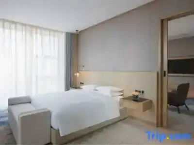Courtyard by Marriott Zhengzhou Airport - 49
