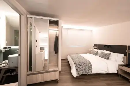 Pearl SeaBreeze Suites - 69