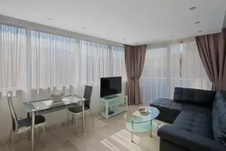 Montelux Apartments - 57