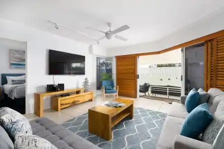 Rolling Surf Resort - 60