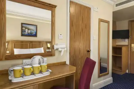 Days Inn by Wyndham London Hyde Park - 6