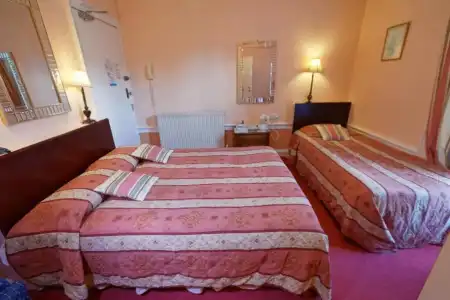 Averon Guest House - 27