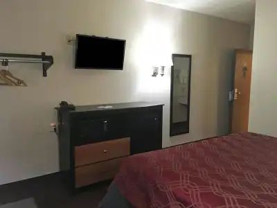 Americas Best Value Inn Omaha - 3