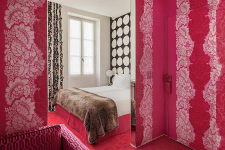 Hôtel du Petit Moulin, Haute Couture by Lacroix - 90