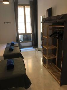 Feel Hostels Soho Malaga - 49