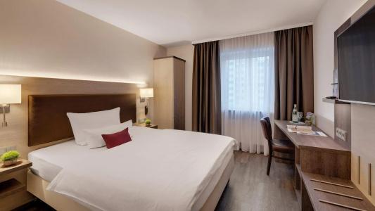 Newton Heilbronn - 22