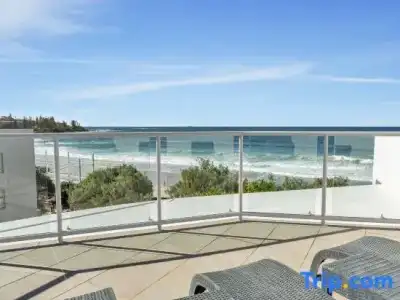 Rolling Surf Resort - 229