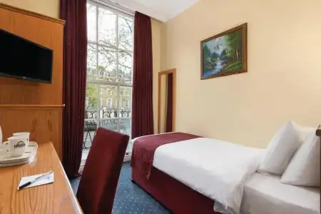 Days Inn by Wyndham London Hyde Park - 14