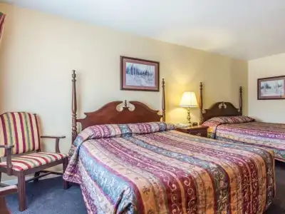 Rodeway Inn - 6