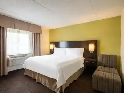 Holiday Inn Greensboro Coliseum by IHG - 60