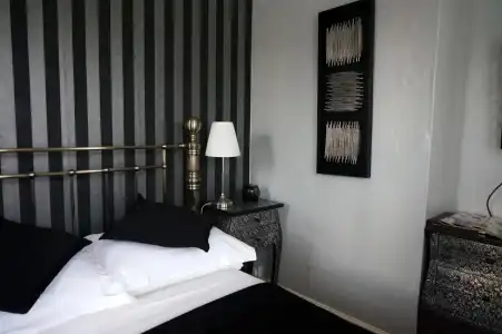 Lakeside Guest House - 3