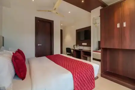 OYO 71452 Malad Grand - 26