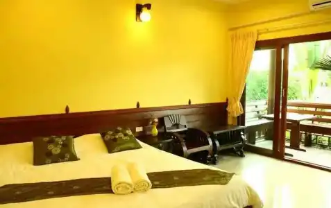 Baan Saranrom - 3