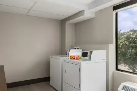 Holiday Inn Express Fayetteville – Fort Bragg by IHG - 37